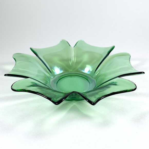 Vintage green glass flower trinket jewelry dish